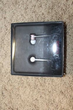Brand new - urBeats headphones (Rose gold)