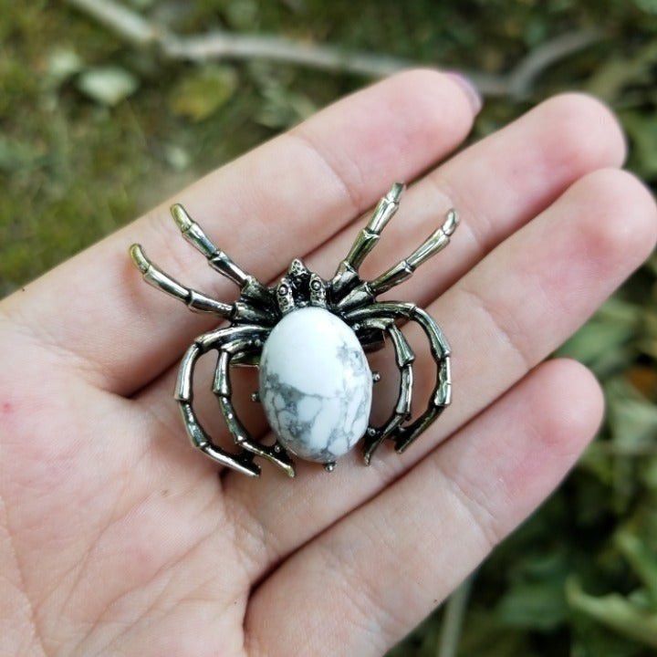 White Howlite Spider Broach, Hat Pin
