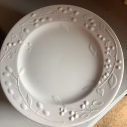 SET OF 16 WHITE CHINA 10” DINNER PLATES; BERRIES & LEAVES EMBOSSED ON PERIMETER