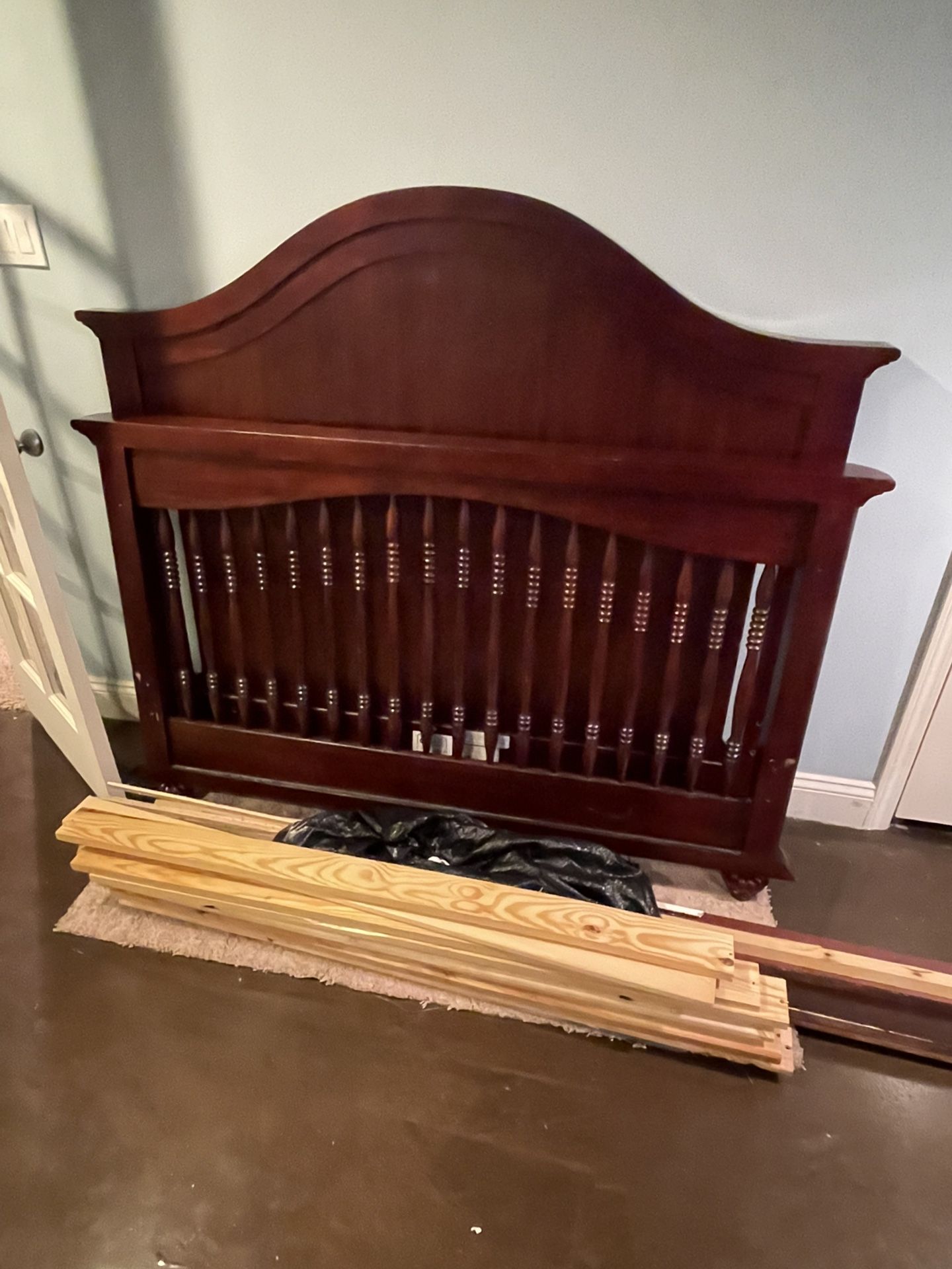 Munire Furniture 4 in 1 Lifetime Crib Bristol Combo/Changer
