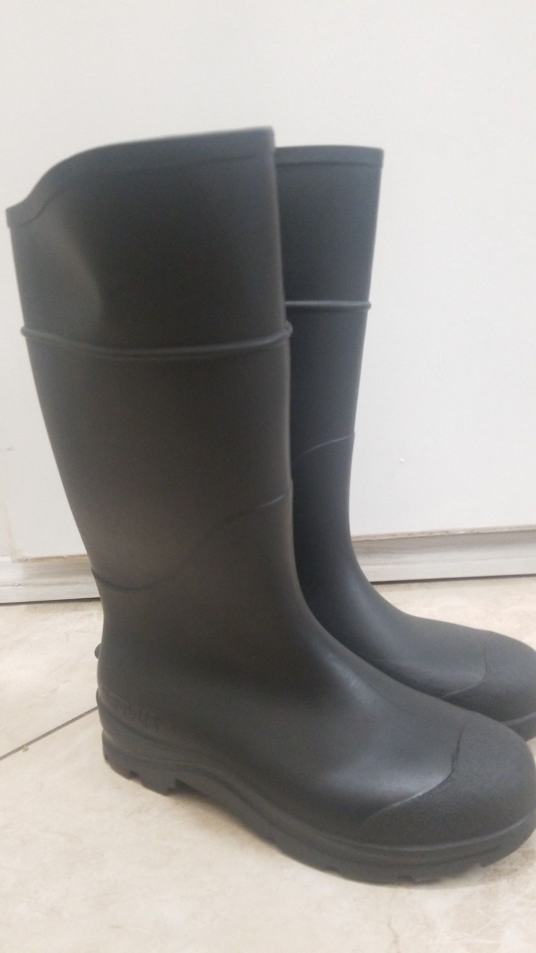 woman 8 rain boots new