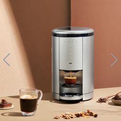 The Spinn Pro is perfect for those looking to drink espresso, drip coffee, cold brew and more. The Spinn Pro Model is water supply line compatible.