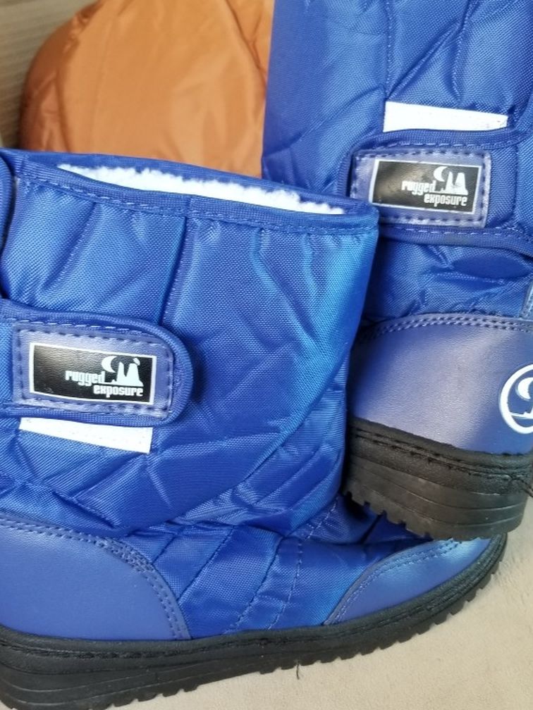 Snow boots Kids size 4 Blue
