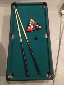 Table top pool table, 40”x20”x9”