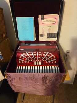 Estate Sale musical instrument leftovers