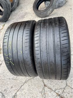 Set of 2 nice Michelin Pilot Sport 4S  325/35/22 ( We install & balance)