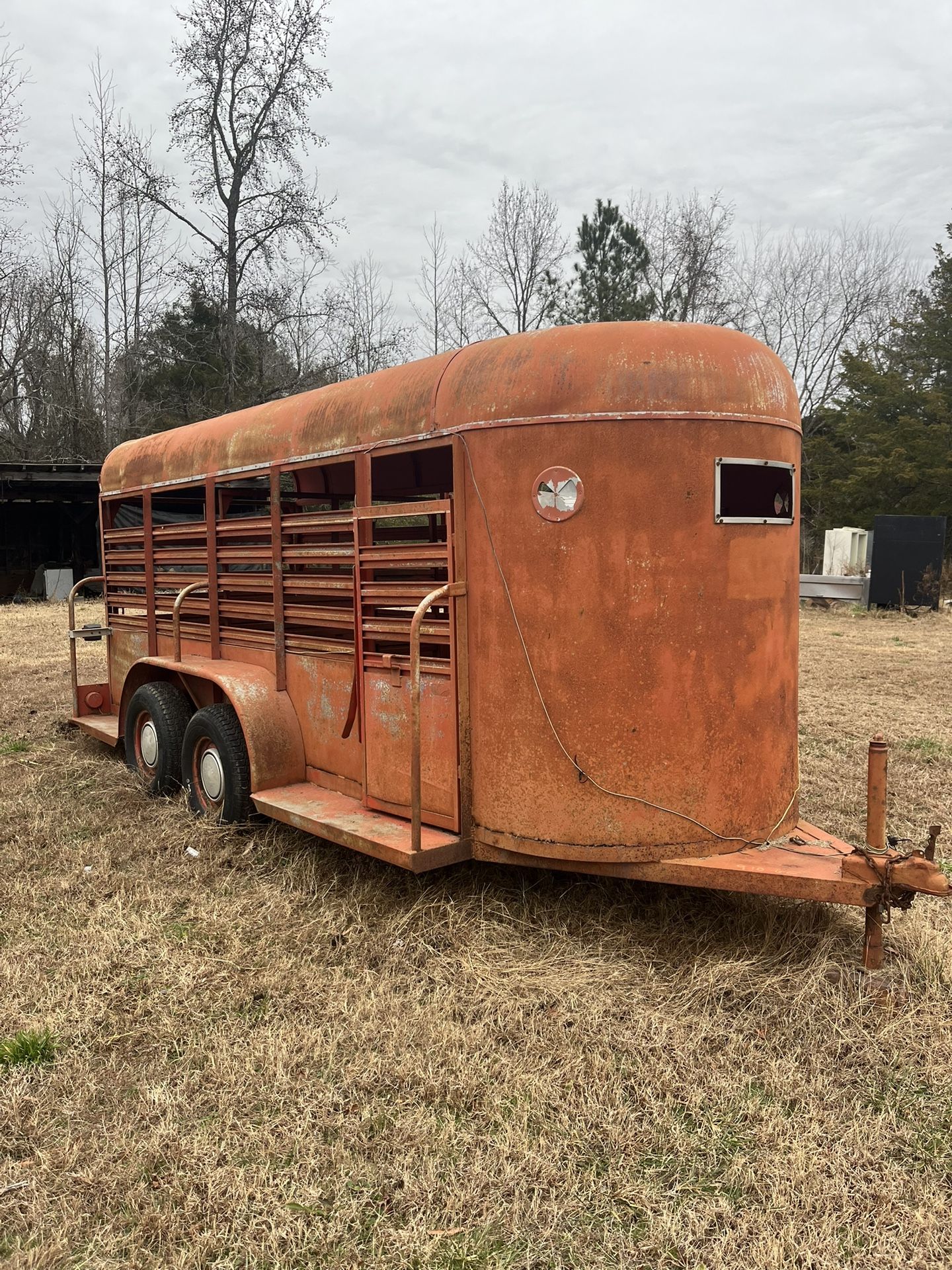Cattle trailer with life Farm Tag 4 New tires and new floors