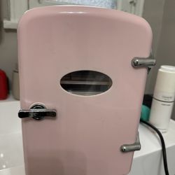 Mini Makeup Fridge 