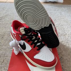  BRand New Authentic Nike Dunk Low Retro "Chicago Split" sneaker in the University Mens Size 10, Not Supreme, Union, Travis Scott, Dior, Louis Vuitton