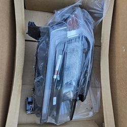 2022-2024 Ford Expedition Pass Headlamp 