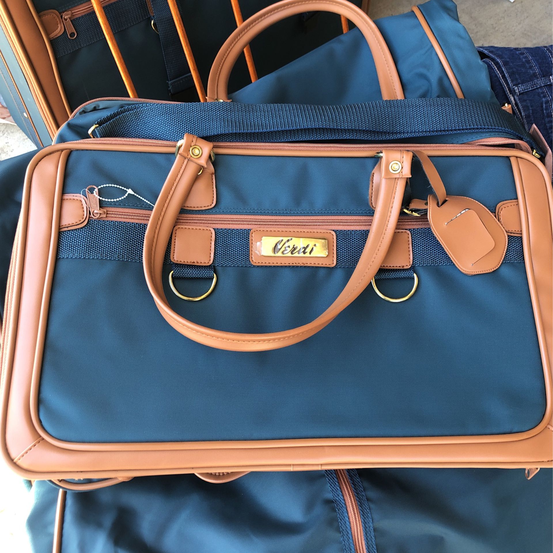 Companies Estate Sales - Lady's FRENCH WEST INDIES Four (4) Piece Luggage  Set