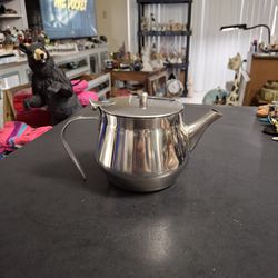 Vintage 18-10 Stainless Steel 3 Cup Teapot With Vented Top & Built In Strainer, Polished Finish - SEE DESCRIPTION
