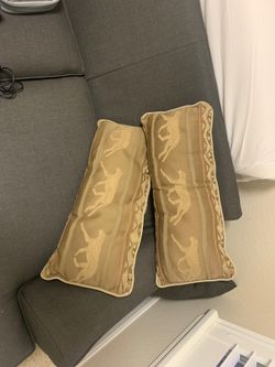 Decorative accent pillows