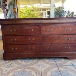 8 Drawer Dresser