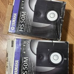 Yamaha HS50M Powered Studio Monitors (Pair) - Cables Included