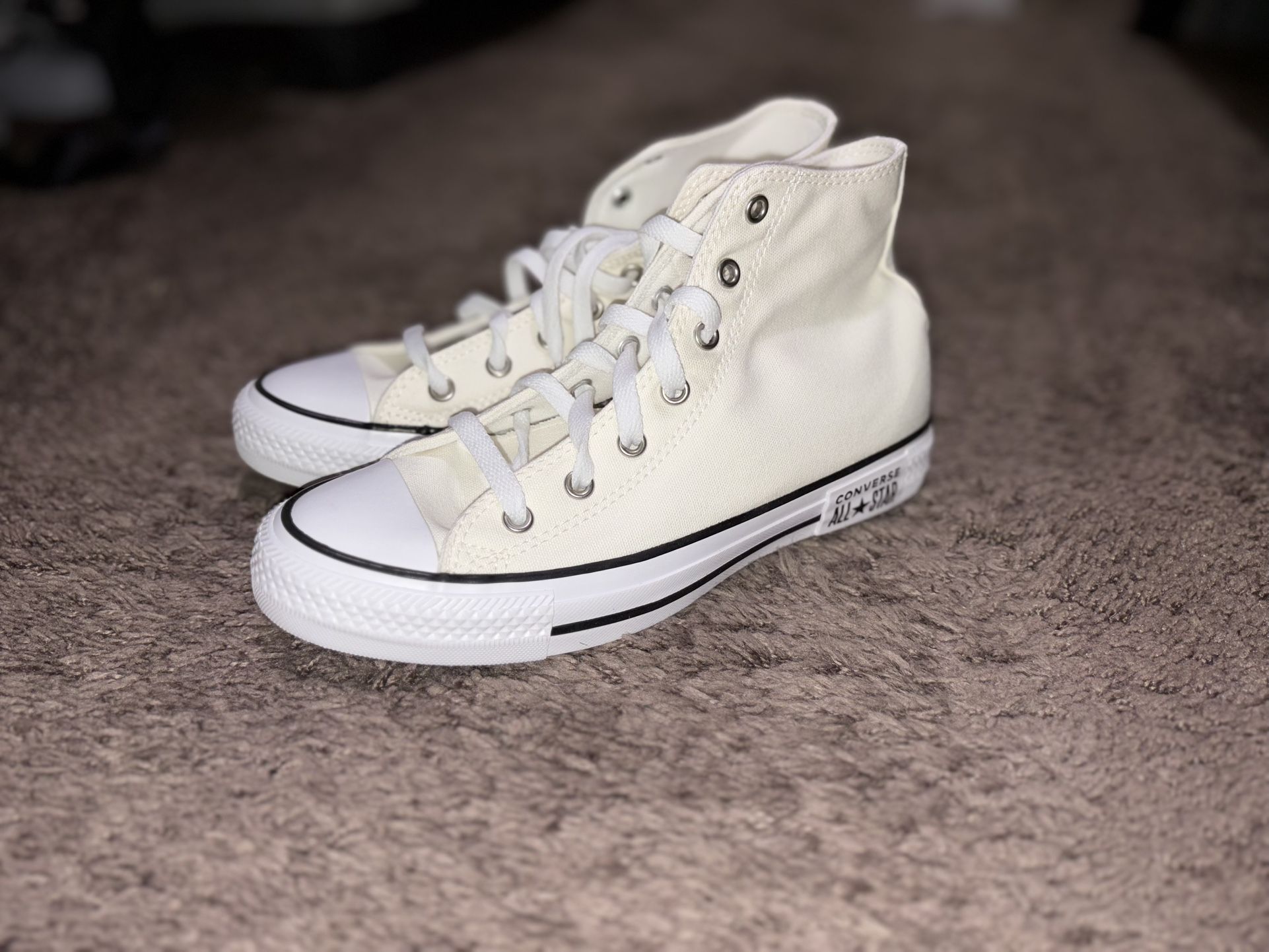 Woman Converse