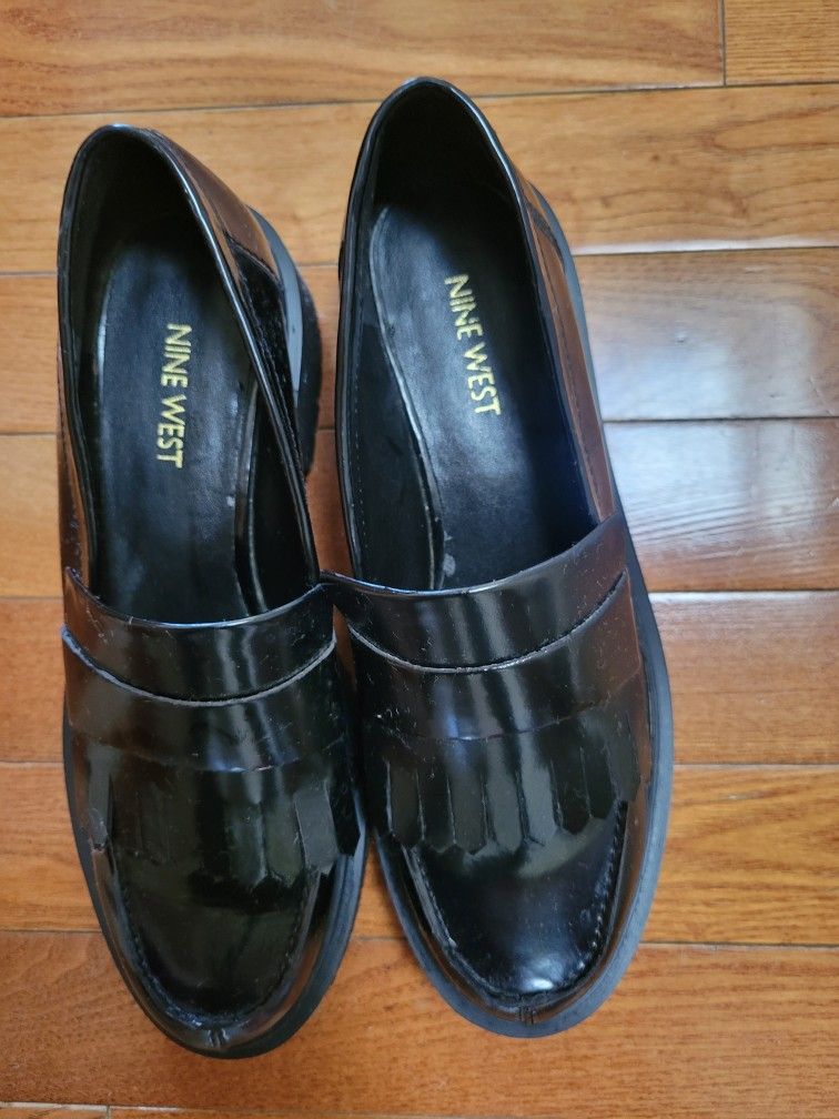 Loafer for women size 7 used like new pick up only