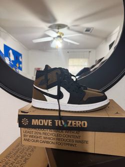 Air Jordan 1 Mid SE