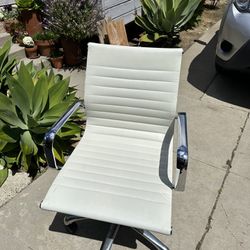 Modern Ribbed Mid Back White Office Chair