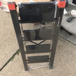 Alpurlad Step Ladder  