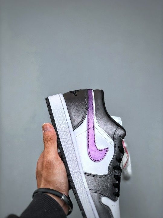 Purple cool hook shoes