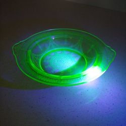 Vintage Green Uranium Depression 7" round Platter dish - AS IS