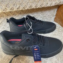 New Levi’s Black Shoes Size 8