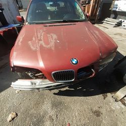 2005 BMW 330i Automatico Parts Only