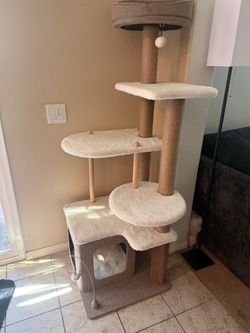 Multi-Level Cat Tree with Scratching Posts