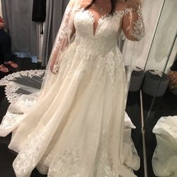 Wedding Dress size 18 (fits like a 16) 