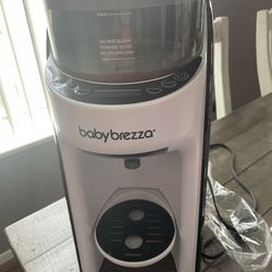Baby Brezza New and Improved Formula Pro Advanced Formula