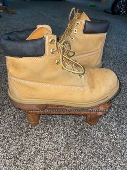 Timberland Classic Tan Lace-Up Boots