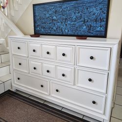 SOLID WOOD DRESSER 8 DRAWERS DELIVERY AVAILABLE
