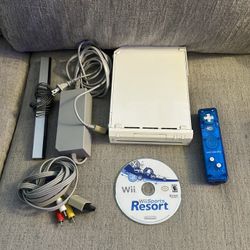 Nintendo Wii Console With One Crontroller And  Wii Sport Resort Game 