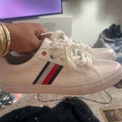 Tommy Shoes Size 9women 
