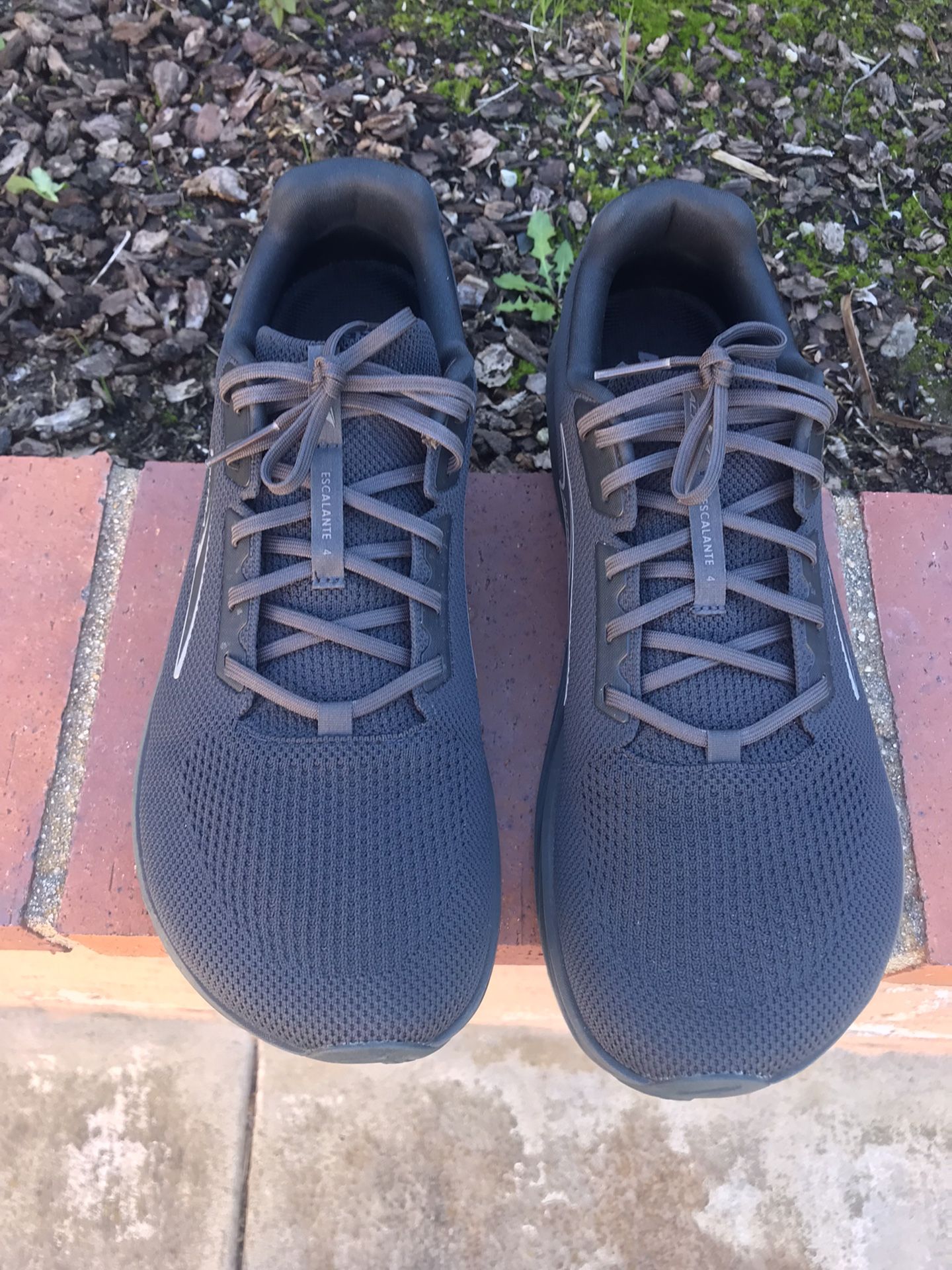 altra escalante 4 black 12.5