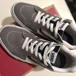 Vans Skate shoes in great “preowned” condition men’s size 9 Only $25!!!!!!