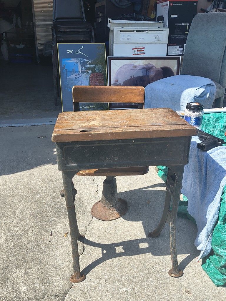 1925 Antique Kids Desk And Chair Amazing It's 100 Years Old Must See