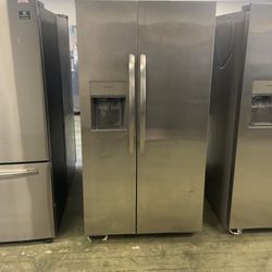 Frigidaire Side By Side Refrigerator UF DO