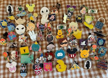 Disney pins