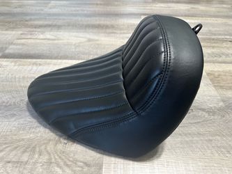 OEM Harley Davidson Street Bob FXBB Seat