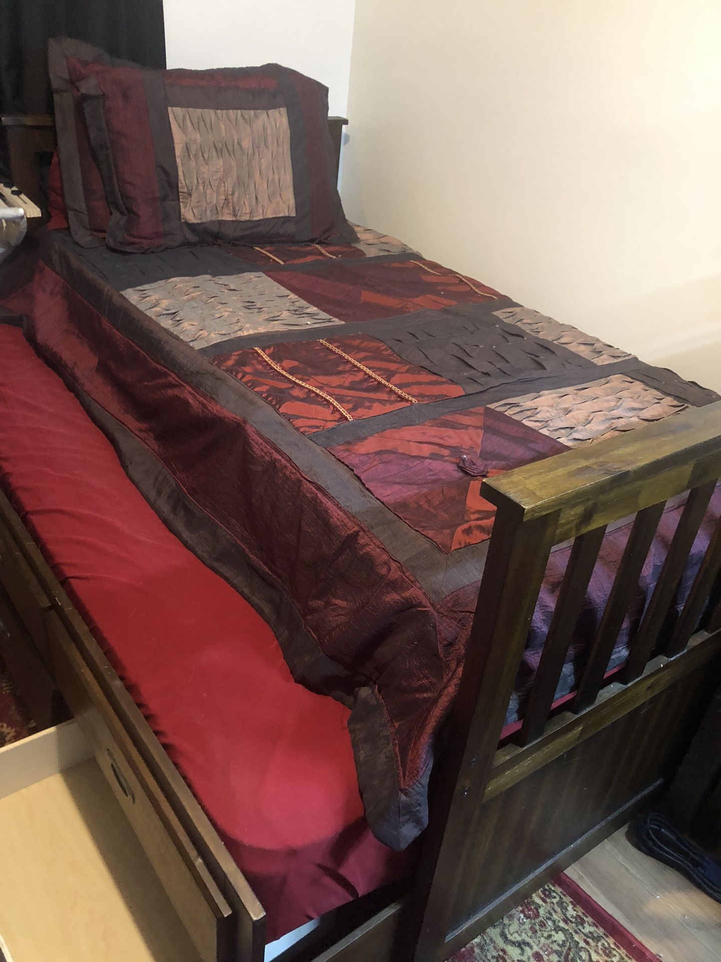 Trundle Bed With 3 Drawers And Mattresses 