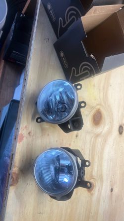 Stock 2022 Toyota Tacoma Front Fog Lights