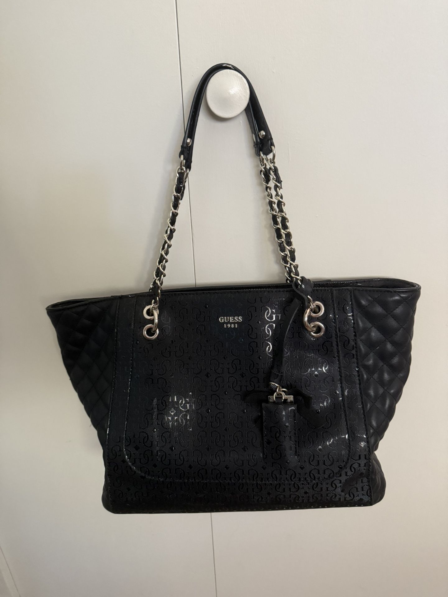 ~ GUESS BAG ~ Authentic 