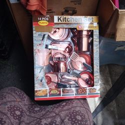 Toy Kitchen Set (Brand New)
