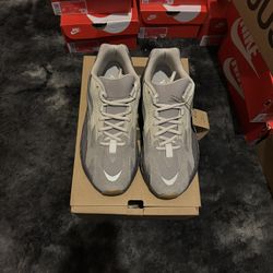 Yeezy 700 V2 “Tephra”