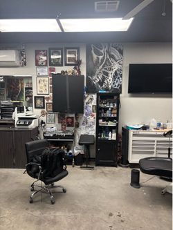Xenomorph Alien shop painting