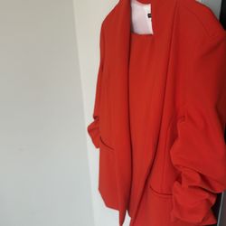 Bold & bright orange suit set, barely worn. Grab it while it’s hot