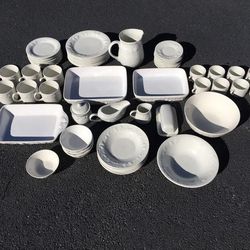 Fruit de Blanc 1995 Tabletops Unlimited White Dinnerware, Tea, & Bake Set