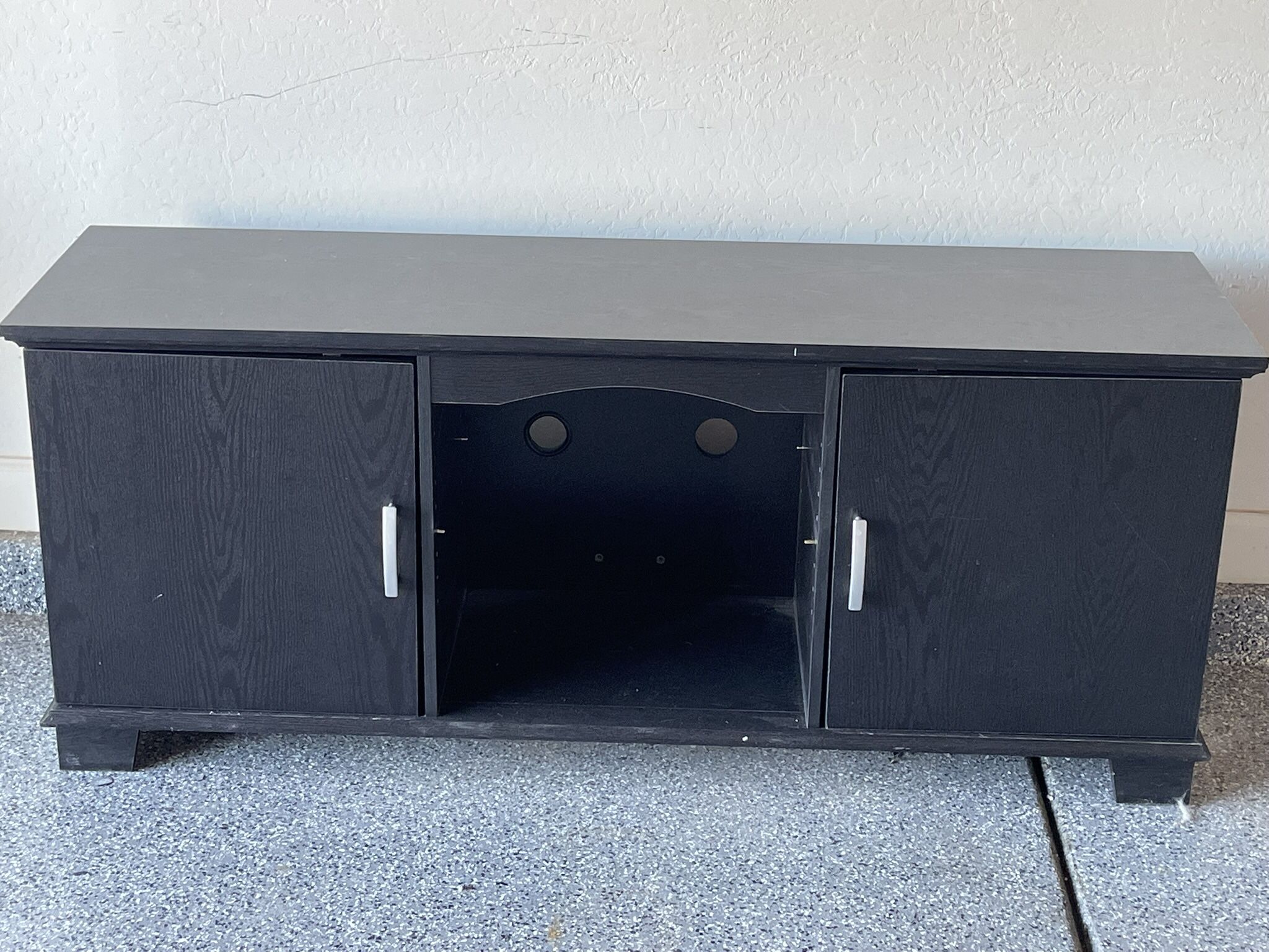 Media Cabinet - Free